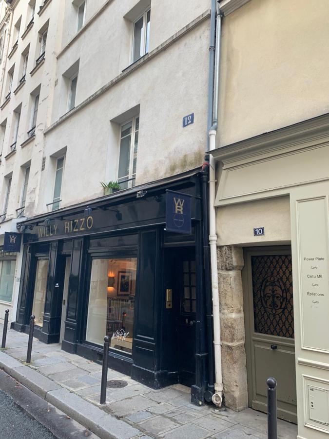 Louvre St Germain Rue Verneuil * Parijs